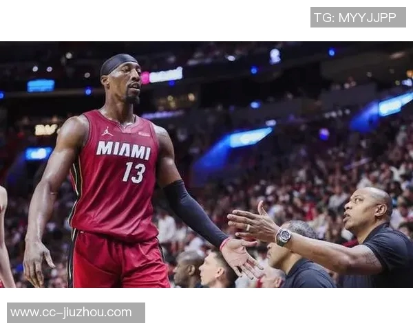 阿德巴约表现亮眼14投7中三分球命中率高达57贡献21分12篮板7助攻2抢断